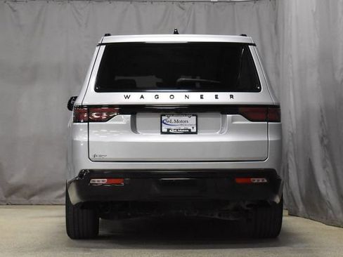 Used 2024 Jeep Wagoneer Series II image 8