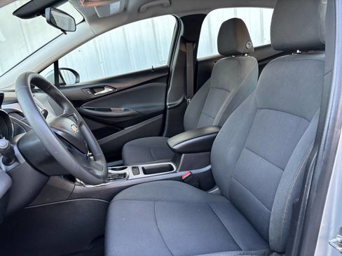 Used 2018 Chevrolet Cruze LS image 12