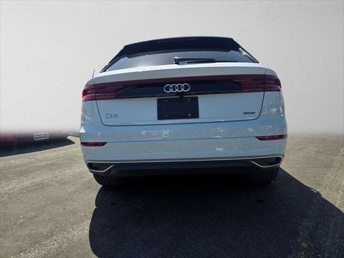 Used 2023 Audi Q8 Premium w/ Convenience Package AWD/4WD image 4