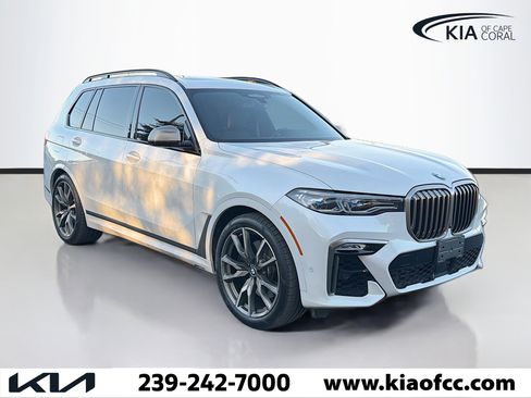 Used 2022 BMW X7 M50i image 7