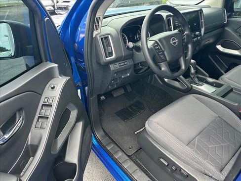 Certified 2025 Nissan Frontier SV RWD image 9