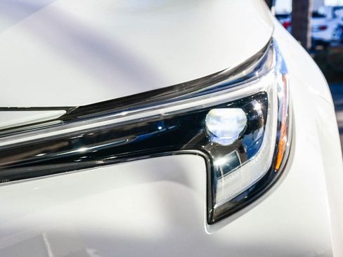 Used 2023 Toyota Corolla SE image 8