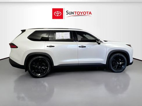 Used 2025 Toyota Grand Highlander AWD Hybrid image 2