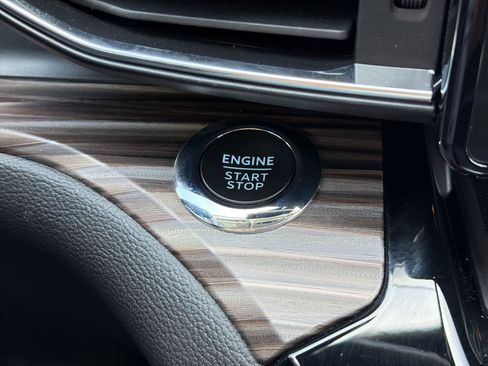 Used 2023 Ford Explorer Limited w/ Equipment Group 301A image 25