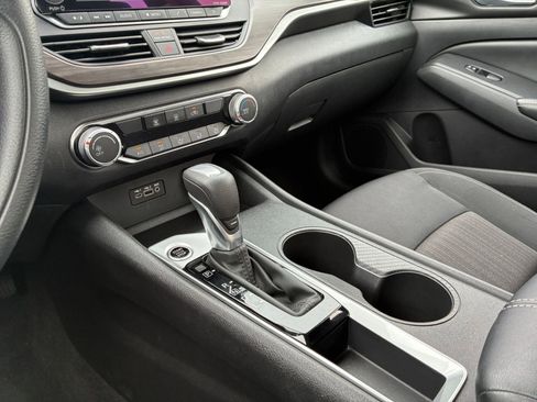 Used 2025 Nissan Altima 2.5 SV image 43