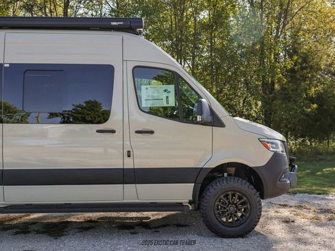 Used 2025 Mercedes-Benz Sprinter 2500 image 11
