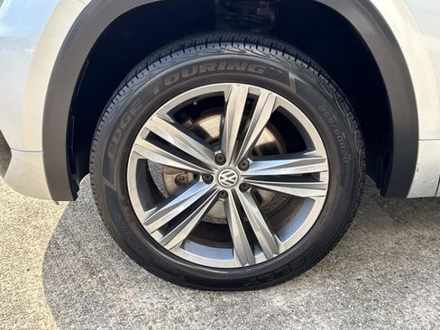 Used 2019 Volkswagen Atlas SEL R-Line AWD/4WD image 4