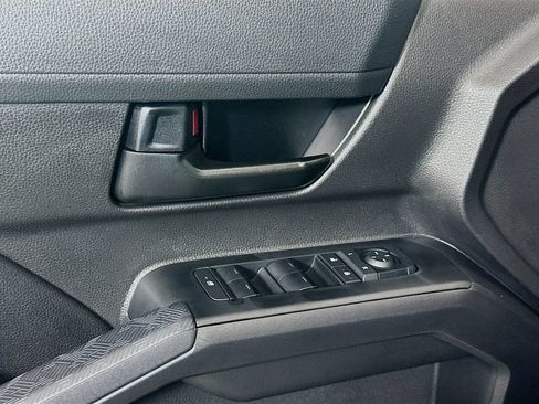 Used 2025 Toyota Tacoma SR5 AWD/4WD image 18