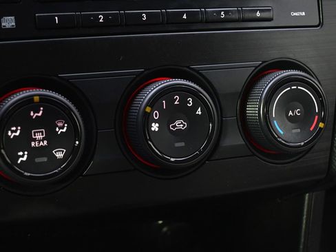 Used 2014 Subaru Crosstrek 2.0i Premium image 24