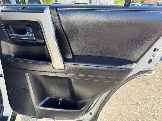 Used 2016 Toyota 4Runner SR5 Premium w/ Preferred Accessory Package AWD/4WD image 19