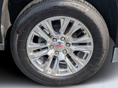 Used 2018 GMC Yukon Denali w/ Denali Ultimate Package AWD/4WD image 11