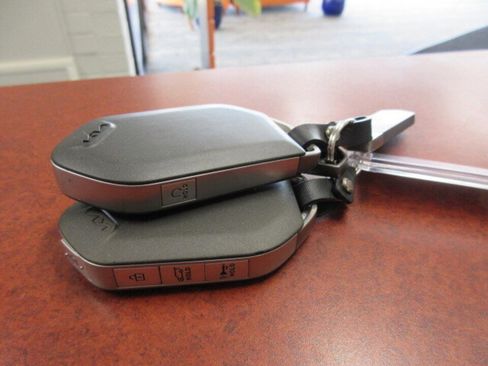 Used 2025 Kia Telluride S image 38