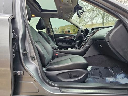 Used 2018 INFINITI Q50 Luxe w/ Essential Package (3.0T Luxe) image 11