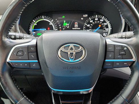 Used 2021 Toyota Highlander Platinum image 10