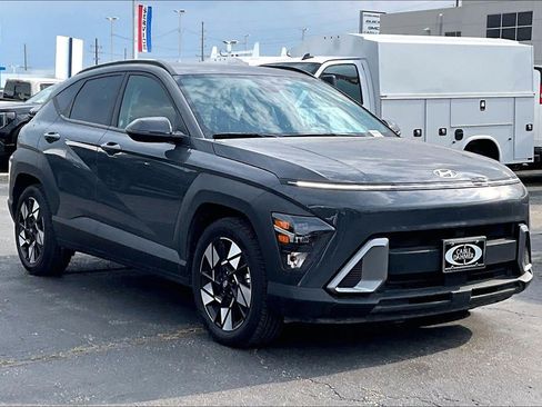 Used 2025 Hyundai Kona SEL FWD image 1