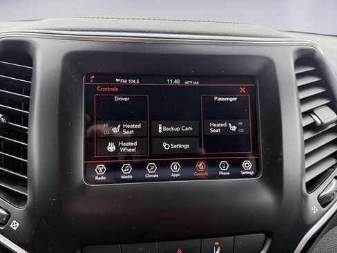 Used 2021 Jeep Cherokee Latitude Plus image 28