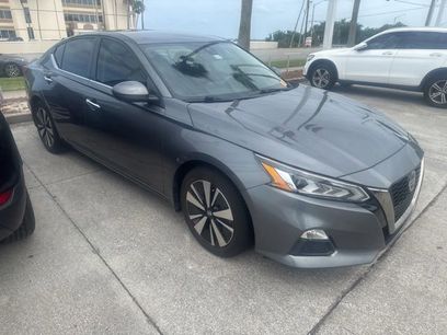 Used 2021 Nissan Altima 2.5 SV