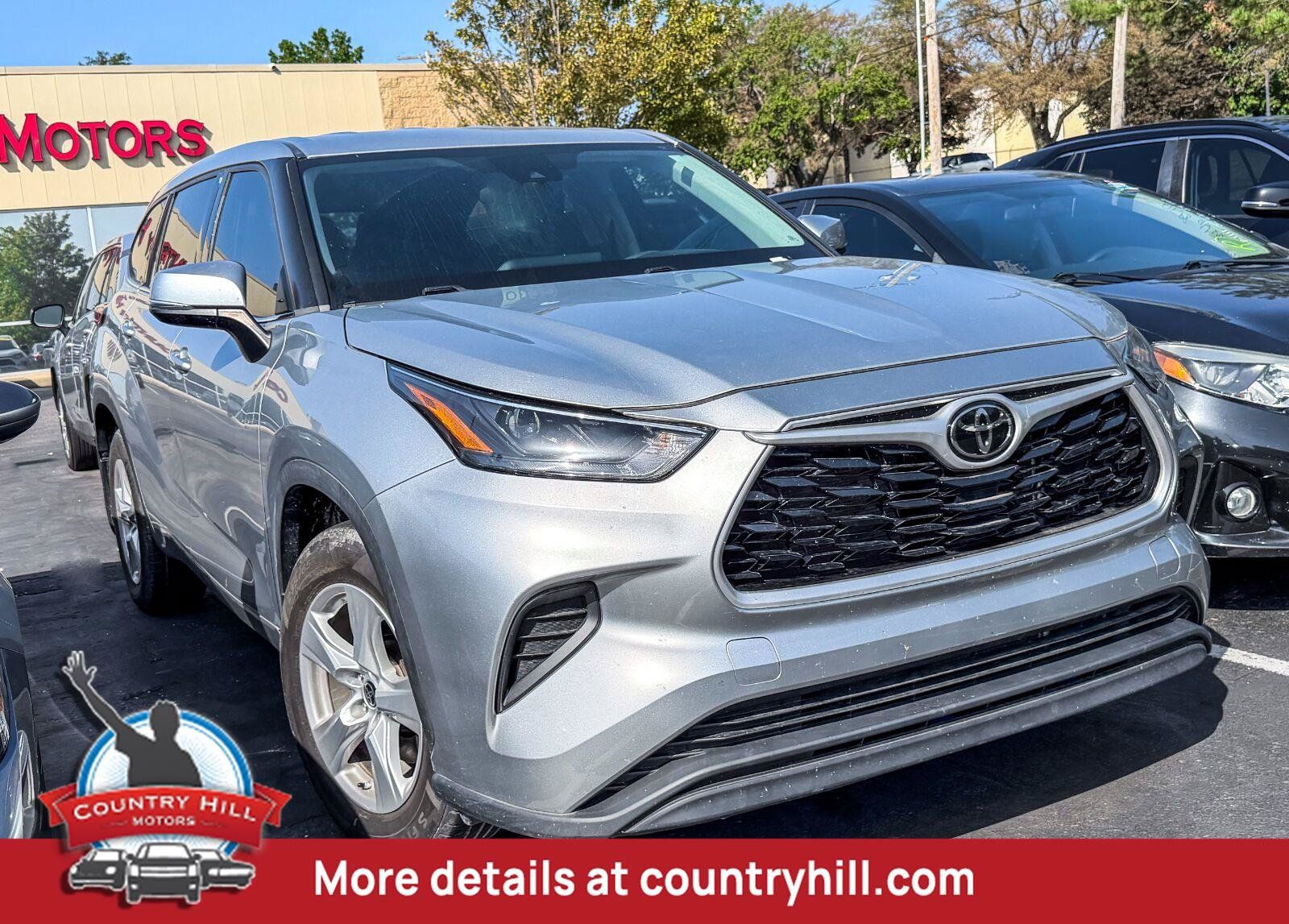 Used 2022 Toyota Highlander L FWD image 1