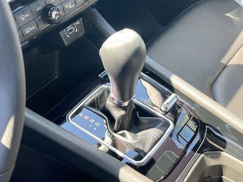 Used 2025 Jeep Compass Limited image 15