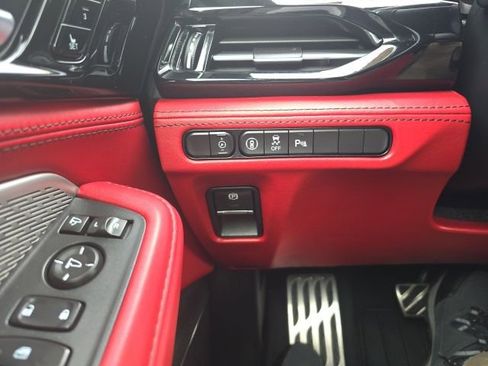 Used 2023 Acura MDX A-Spec image 17