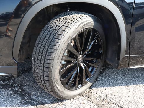 Used 2024 Toyota Highlander XSE image 17