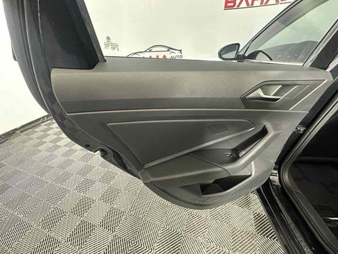 Used 2022 Volkswagen Jetta SE w/ Panoramic Sunroof Package image 17