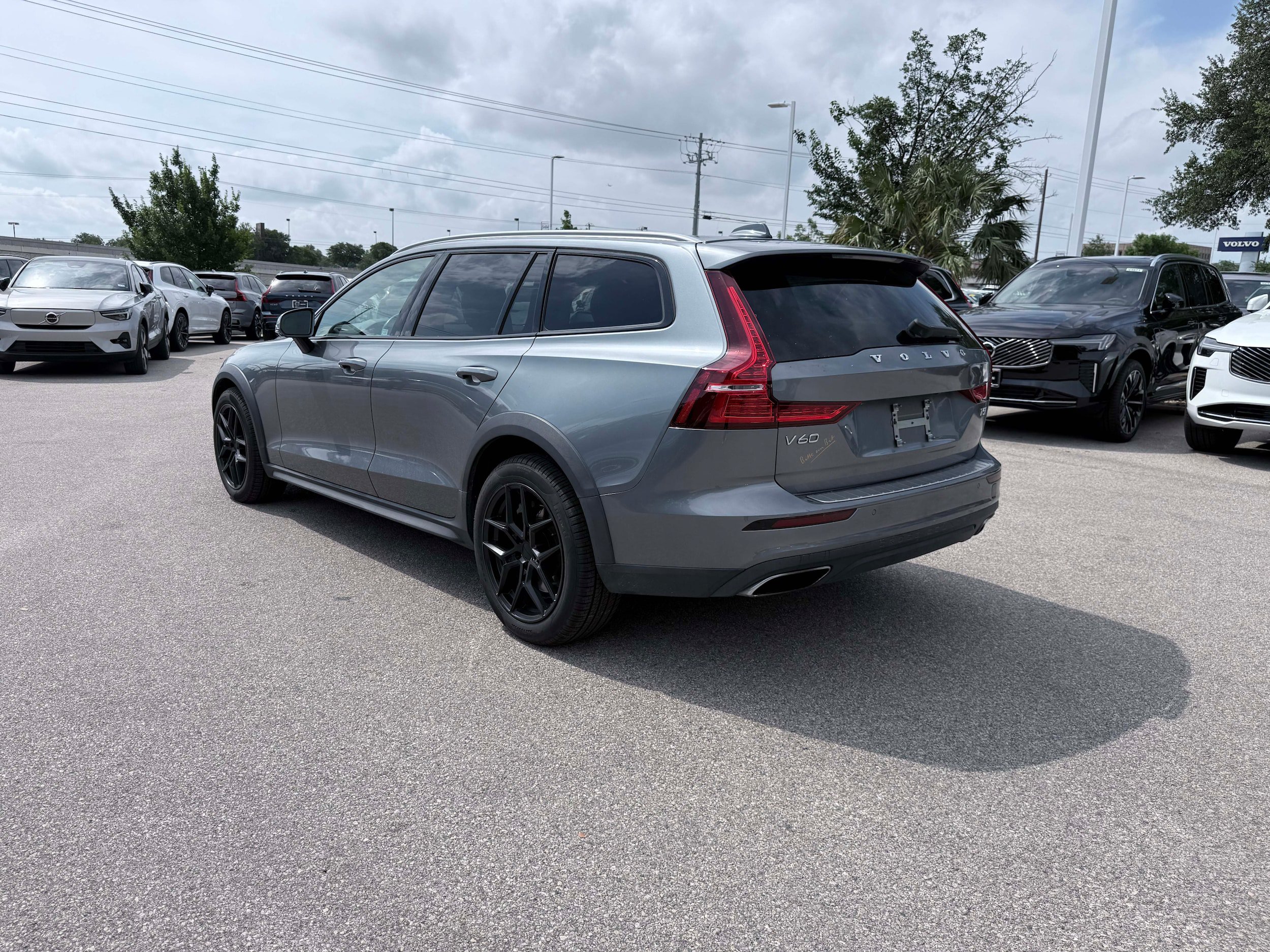 Used 2021 Volvo V60 T5 Cross Country w/ Climate Package AWD/4WD image 4