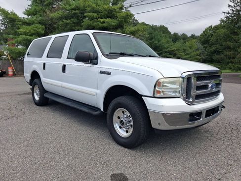 Used 2005 Ford Excursion XLT AWD/4WD image 7
