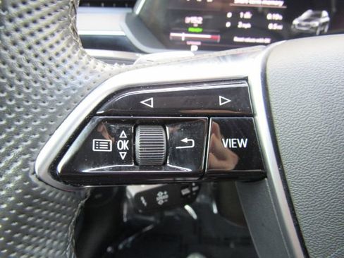 Used 2022 Audi e-tron S Prestige w/ Prestige Package image 42