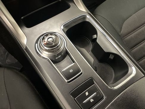 Used 2020 Ford Fusion SE FWD image 9