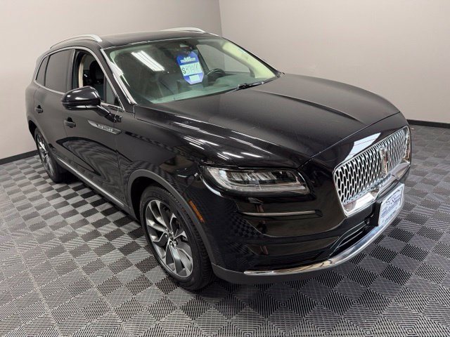 Used 2023 Lincoln Nautilus Reserve AWD/4WD image 2