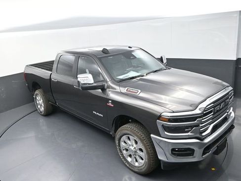 New 2026 RAM 2500 Laramie AWD/4WD image 12