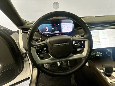 Certified 2023 Land Rover Range Rover SE image 11