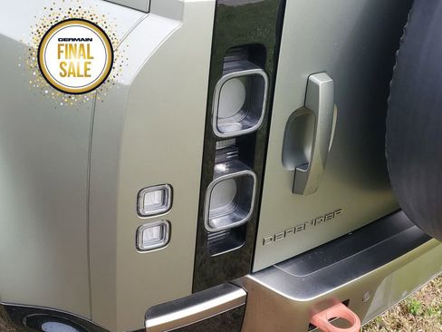 Used 2023 Land Rover Defender 110 X image 13