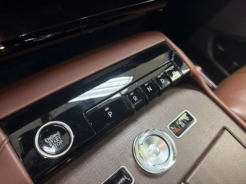 Used 2025 Lincoln Navigator Reserve AWD/4WD image 25