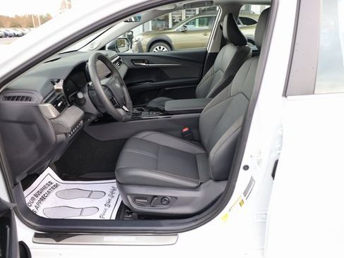 Used 2025 Toyota Camry XLE image 15