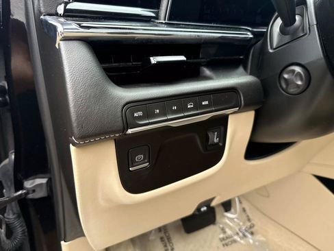 Used 2023 Cadillac Escalade ESV Premium Luxury AWD/4WD image 23