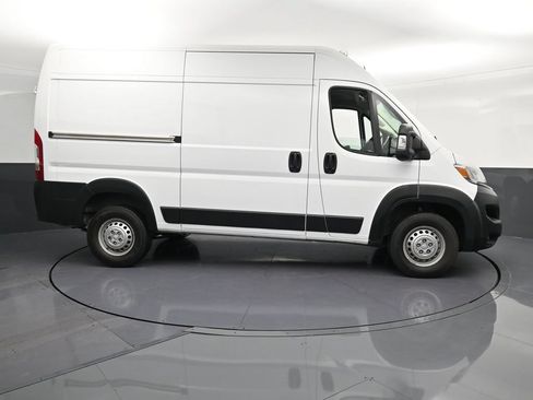 Used 2025 RAM ProMaster 1500 FWD image 4