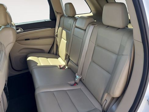 Used 2020 Jeep Grand Cherokee Limited AWD/4WD image 13