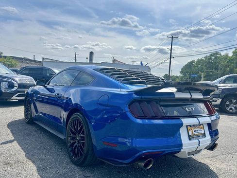 Used 2017 Ford Mustang GT w/ GT Performance Package RWD image 3