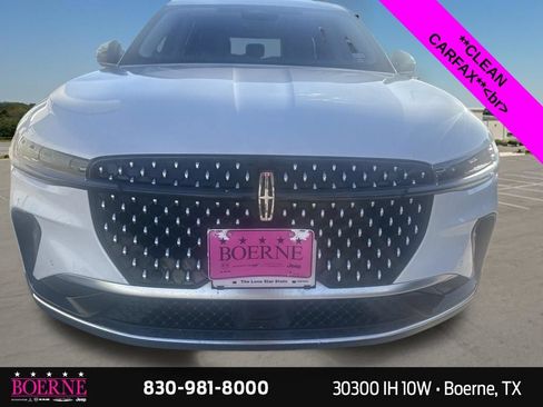 Used 2026 Lincoln Nautilus Premier AWD/4WD image 5