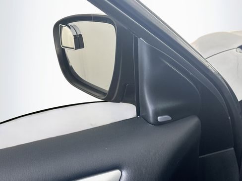 Used 2019 Nissan Pathfinder SV image 34