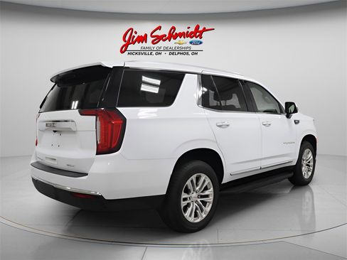Used 2023 GMC Yukon SLT w/ SLT Luxury Package image 6