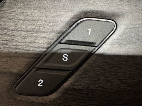 Used 2024 Jeep Grand Cherokee Limited image 7