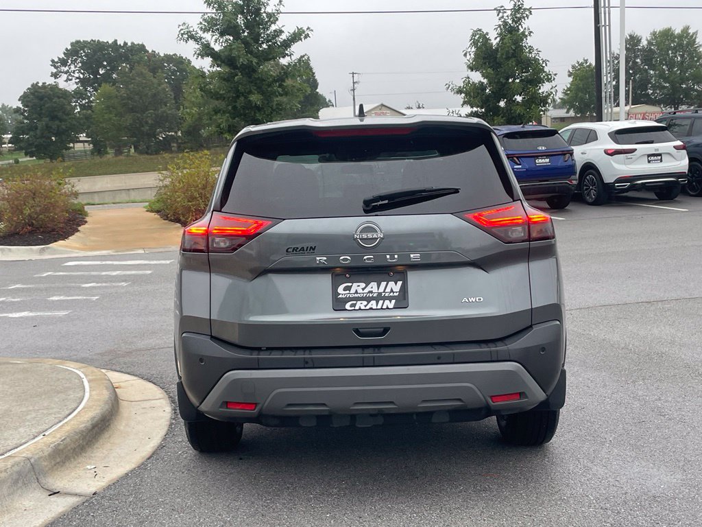 Used 2023 Nissan Rogue S AWD/4WD image 6