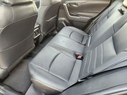 Used 2021 Toyota RAV4 XLE Premium image 21