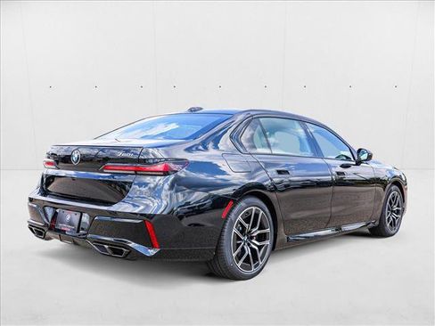 New 2025 BMW 760i xDrive image 5