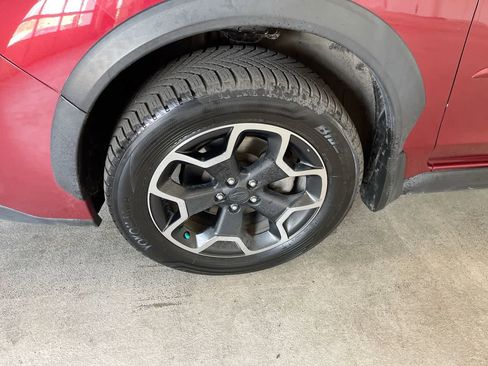 Used 2013 Subaru Crosstrek 2.0i Limited image 10