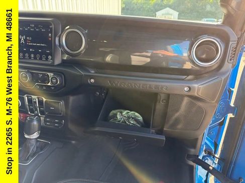 Used 2021 Jeep Wrangler Unlimited Rubicon w/ Trailer Tow Package AWD/4WD image 30