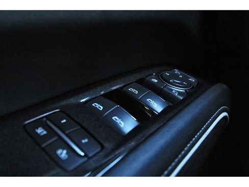 Certified 2024 Cadillac Escalade Luxury image 20